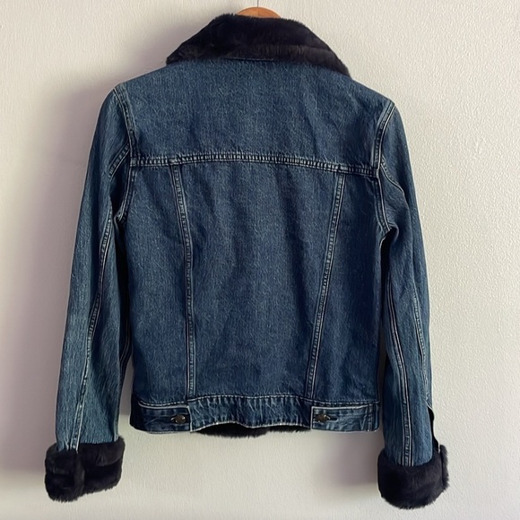 Good American Denim Jean Jacket with Faux Fur Trim Size 0 - Picture 7 of 14